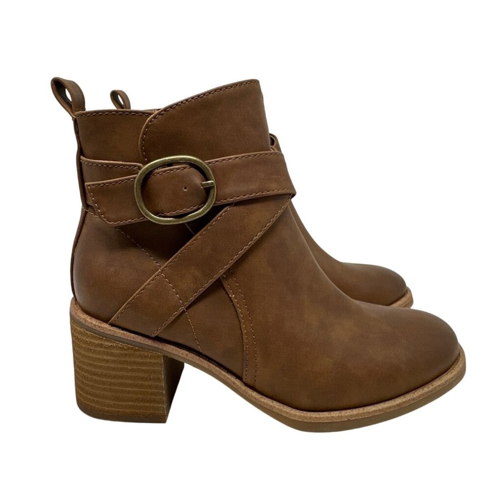 b.o.c. Foxy Brown Stacked Buckle Strap Heeled Boots Size 6M